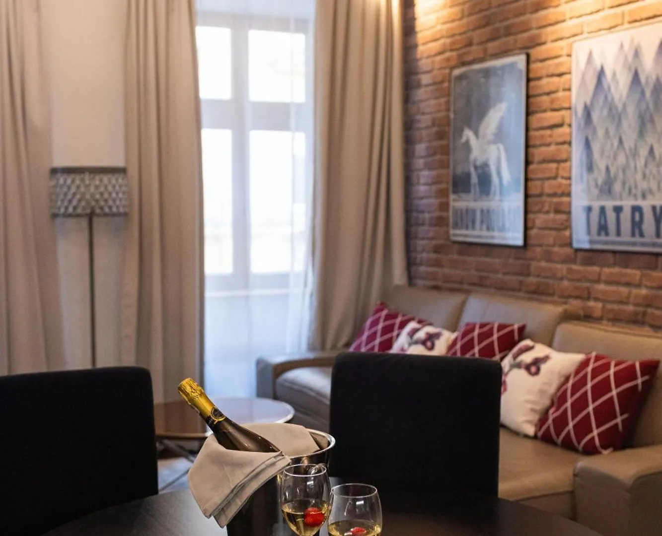 Lux Apartmenty - Old City Krakow 0*,
